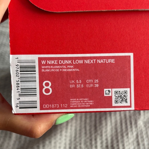 Nike Dunk Low-Top “Next Nature” in White/Elemental Pink - Picture 6 of 6